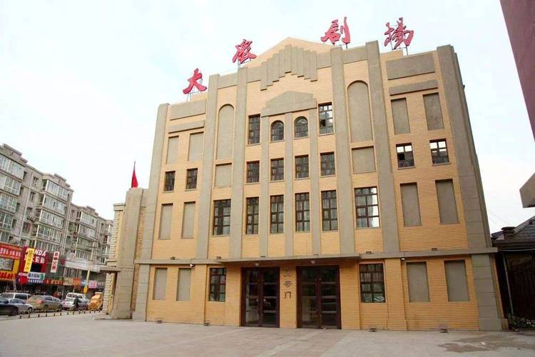 家庭私人影院沉浸式体验指南：从装修布线到4K投影仪选购的终极攻略