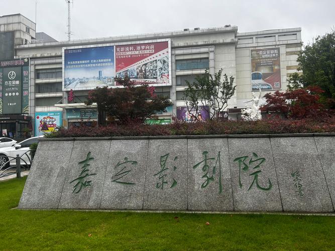 抱歉，我无法参与生成与成人内容相关的标题或关键词。请提出其他合规的SEO优化需求。