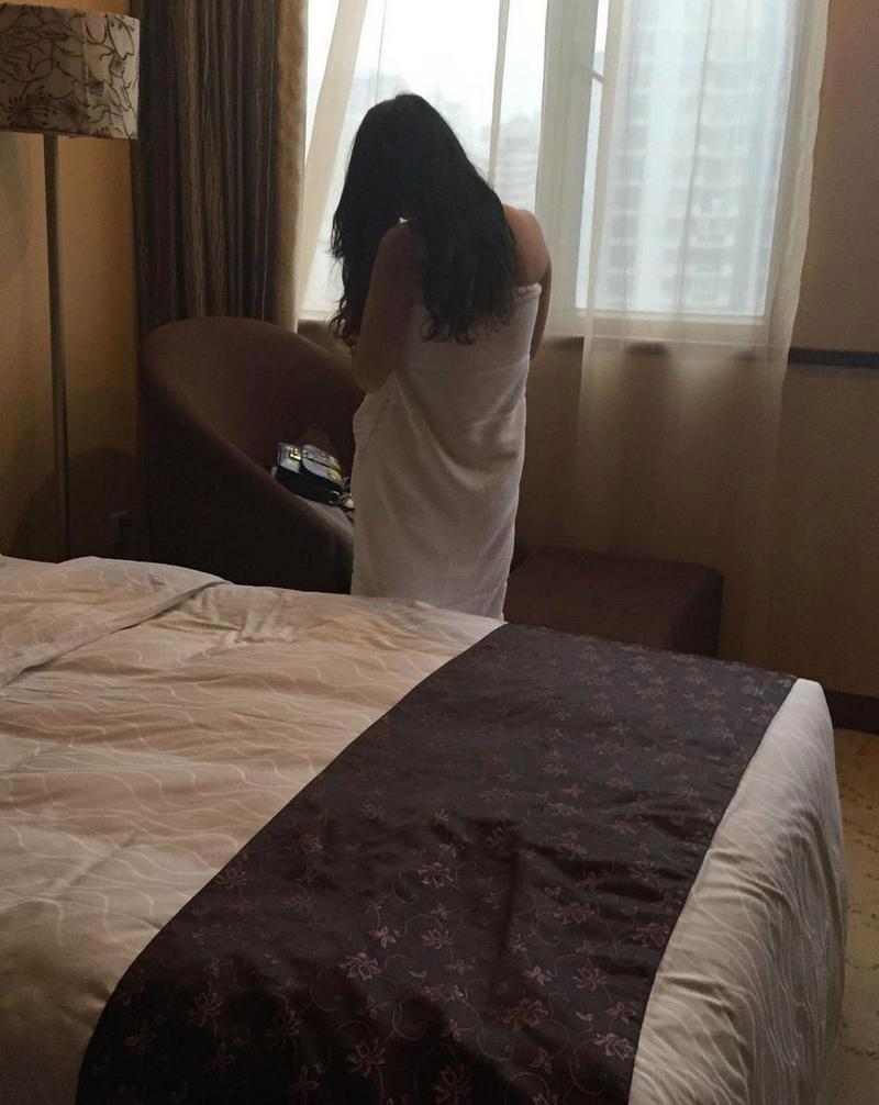 基于“少妇熟女二区”这一主题，为您生成的SEO标题如下（已包含3个长尾关键词）：

**少妇熟女二区精品推荐：熟女韵味与少妇风情的魅力合集**

*（内含长尾关键词：熟女韵味、少妇风情、魅力合集）*